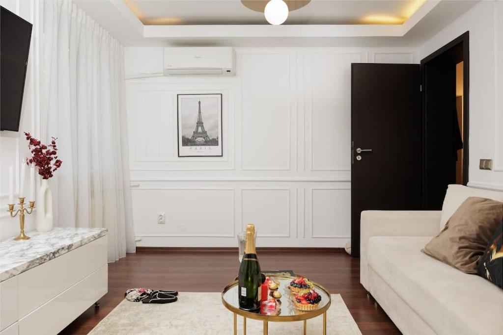 公寓 Little Paris Boutique 布加勒斯特